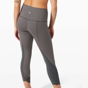 Lululemon Wunder Under Crop High-Rise *Roll Down Scallop Luxtreme 23" size 6